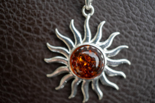 Pendentif Soleil en Ambre Cognac de la Mer Baltique (Grand)