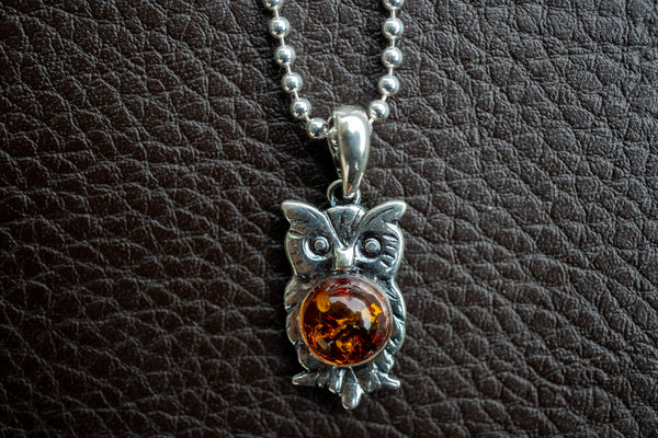 Pendentif en Argent 925 en Forme d'Hibou avec Ambre Cognac