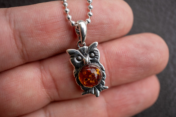 Pendentif en Argent 925 en Forme d'Hibou avec Ambre Cognac