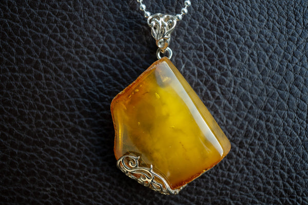Pendentif Oval en Argent 925 avec Ambre jaune de la Mer Baltique
