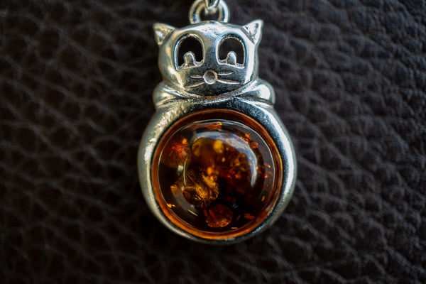 Pendentif chat en argent 925 avec ambre cognac de la Mer Baltique