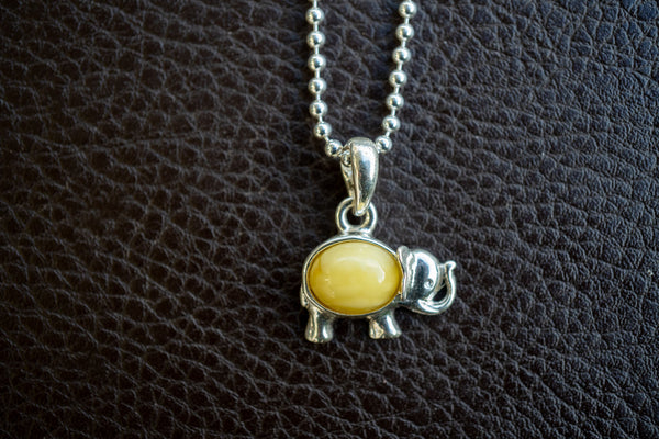 Pendentif Élégant en Forme d'Éléphant en Argent 925 avec Ambre Jaune (petit)