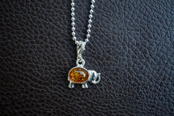 Pendentif Élégant en Forme d'Éléphant en Argent 925 avec Ambre Cognac (petit)